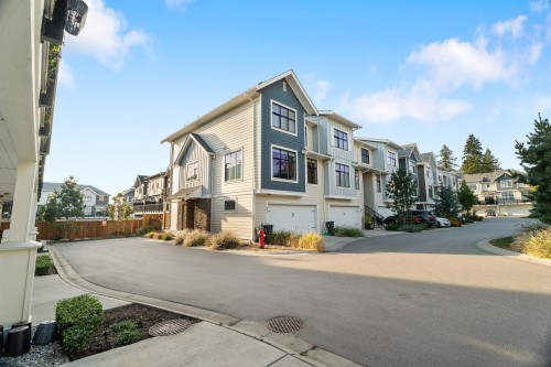 17-20327 72B Avenue, Langley, BC 