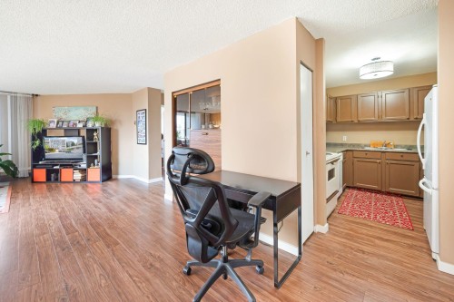 301-1442 Foster Street, White Rock, BC 