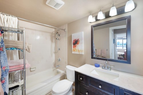 301-1442 Foster Street, White Rock, BC 