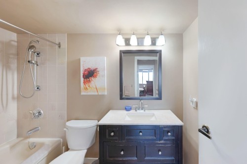 301-1442 Foster Street, White Rock, BC 