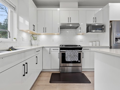 14002 60A Avenue, Surrey, BC 