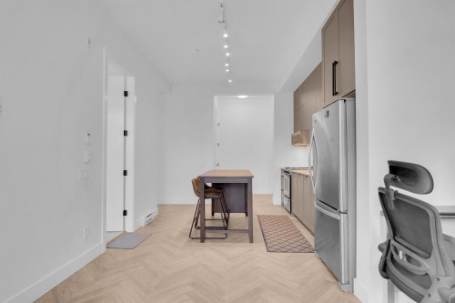 202-13929 105 Boulevard, Surrey, BC 