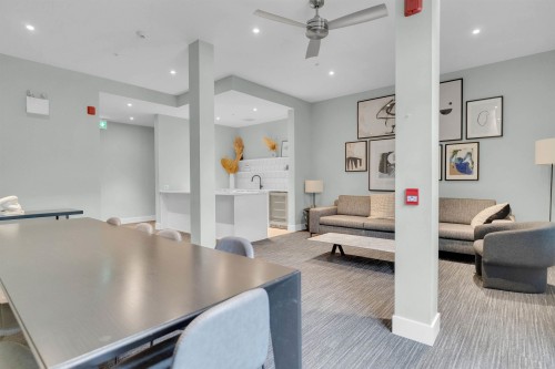 202-13929 105 Boulevard, Surrey, BC 