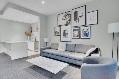 202-13929 105 Boulevard, Surrey, BC 