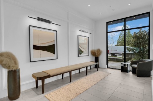 202-13929 105 Boulevard, Surrey, BC 