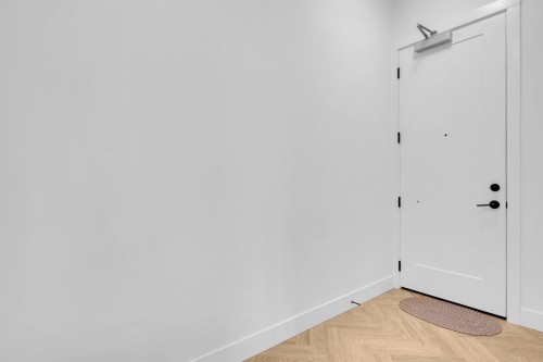 202-13929 105 Boulevard, Surrey, BC 