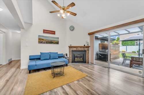 10552 Woodglen Close, Surrey, BC 