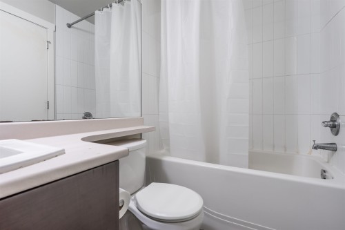 220-13789 107A Avenue, Surrey, BC 