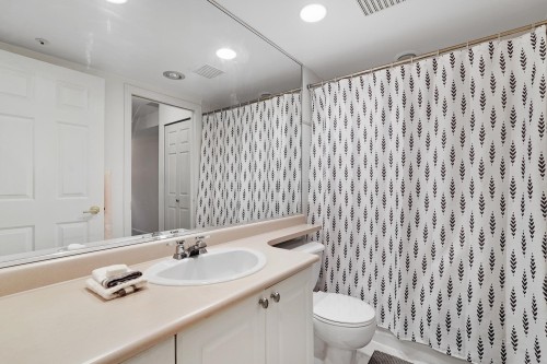 213-1575 Best Street, White Rock, BC 