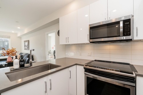 316-15351 101 Avenue, Surrey, BC 