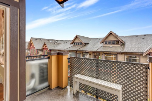 561-8258 207A Street, Langley, BC 