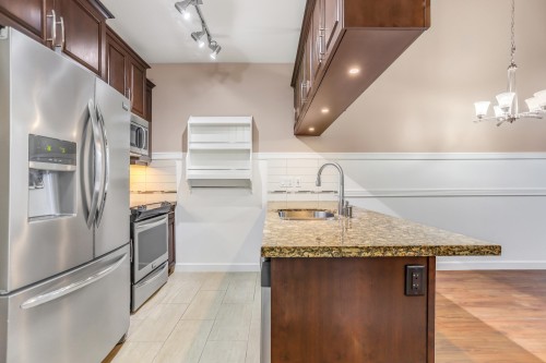 561-8258 207A Street, Langley, BC 