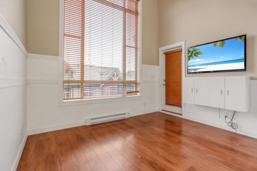 561-8258 207A Street, Langley, BC 