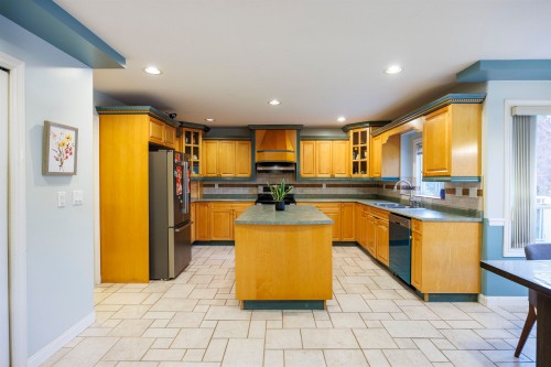 15210 82 Avenue, Surrey, BC 