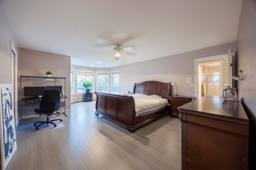 15210 82 Avenue, Surrey, BC 