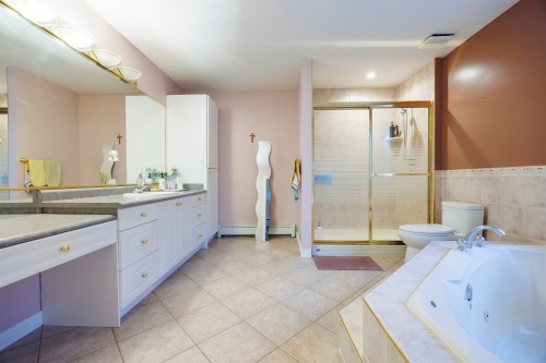 15210 82 Avenue, Surrey, BC 