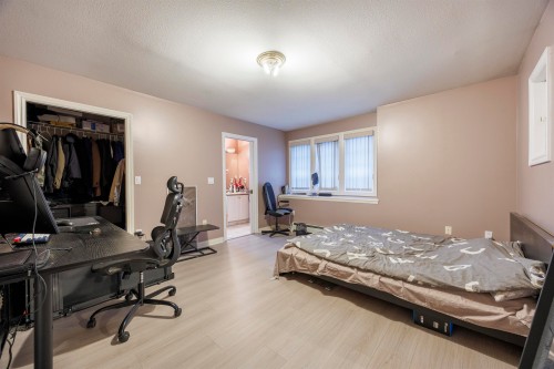 15210 82 Avenue, Surrey, BC 