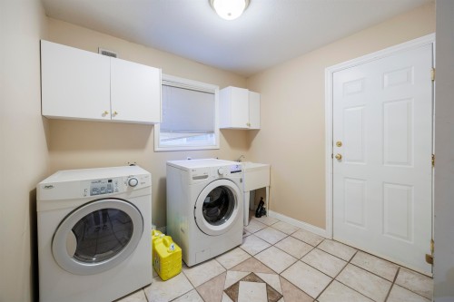 15210 82 Avenue, Surrey, BC 