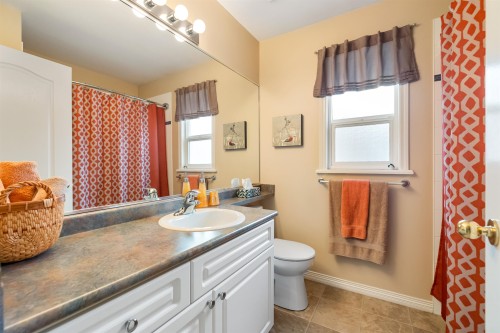 8470 166A Street, Surrey, BC 