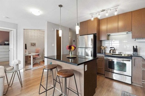 313-15745 Croydon Drive  Surrey, BC V3Z 2L5