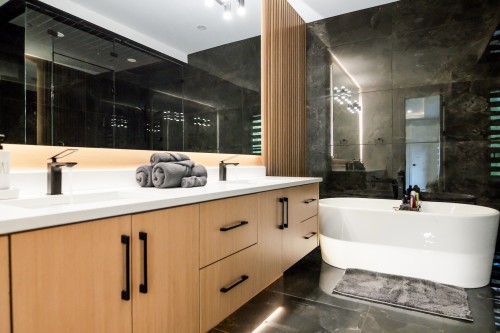 5673 Fairlight Crescent, Delta, BC 