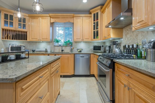 2966 147A Street, Surrey, BC 