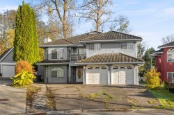 13583 89 Avenue  Surrey, BC V3V 8A6