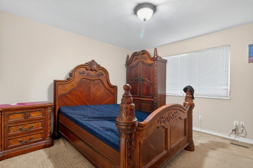 7556 Sinclair Crescent, Surrey, BC 