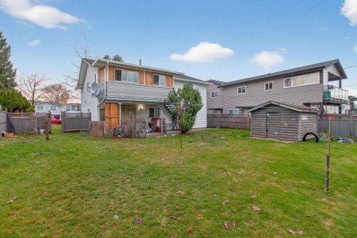 7556 Sinclair Crescent, Surrey, BC 