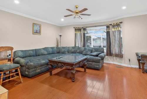 7556 Sinclair Crescent, Surrey, BC 