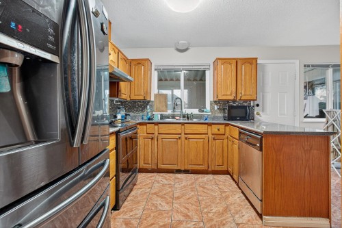 7556 Sinclair Crescent, Surrey, BC 