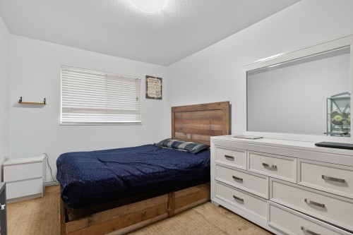 7556 Sinclair Crescent, Surrey, BC 