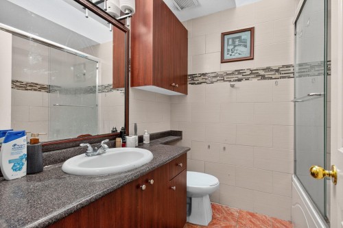 7556 Sinclair Crescent, Surrey, BC 