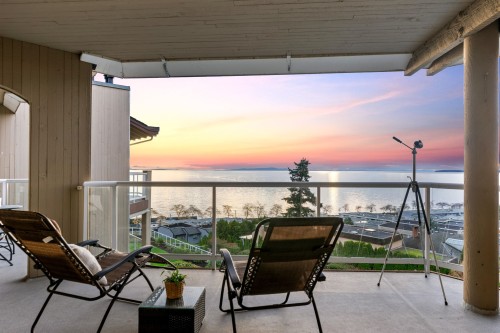 402-15025 Victoria Avenue  White Rock, BC V4B 1G2