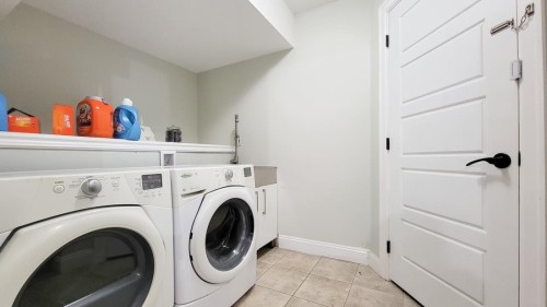 5977 151 Street, Surrey, BC 