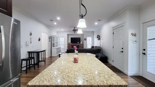 5977 151 Street, Surrey, BC 