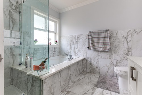 12187 71 Avenue, Surrey, BC 