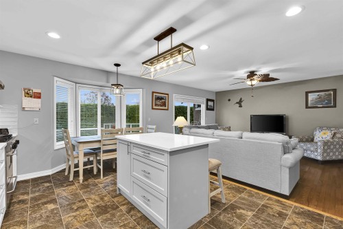 8518 165A Street, Surrey, BC 