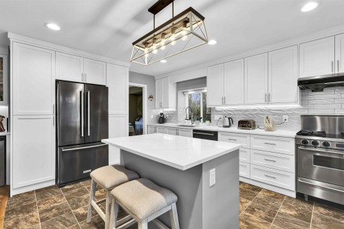 8518 165A Street, Surrey, BC 