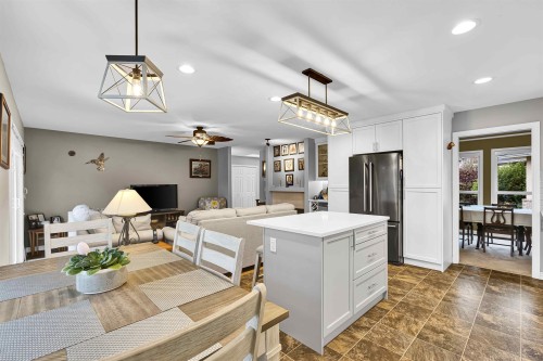 8518 165A Street, Surrey, BC 