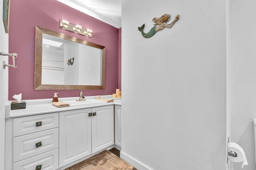 8518 165A Street, Surrey, BC 