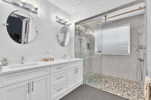 8518 165A Street, Surrey, BC 