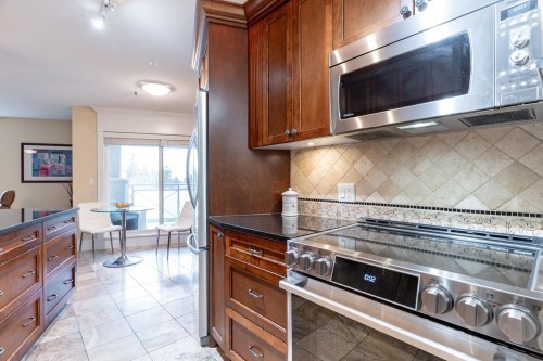 305-15150 29A Avenue, Surrey, BC 