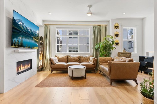 18-9762 182A Street, Surrey, BC 