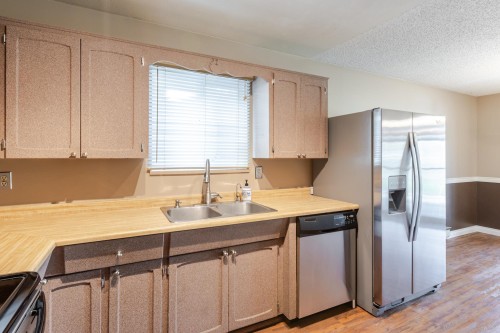 240 Davis Crescent, Langley, BC 