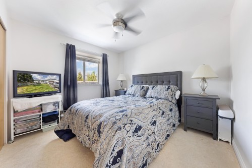 15852 100 Avenue, Surrey, BC 