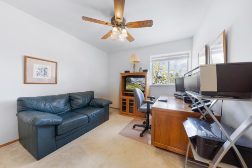 15852 100 Avenue, Surrey, BC 