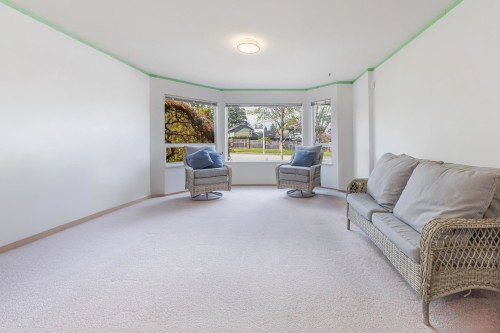 15852 100 Avenue, Surrey, BC 