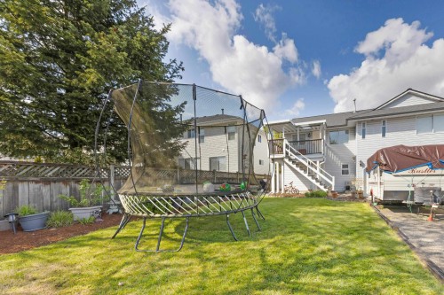 15852 100 Avenue, Surrey, BC 