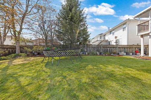 15852 100 Avenue, Surrey, BC 